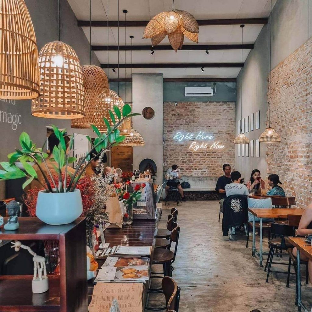 Locations 7 hideout cafe nguyen van thoai khong gian 2