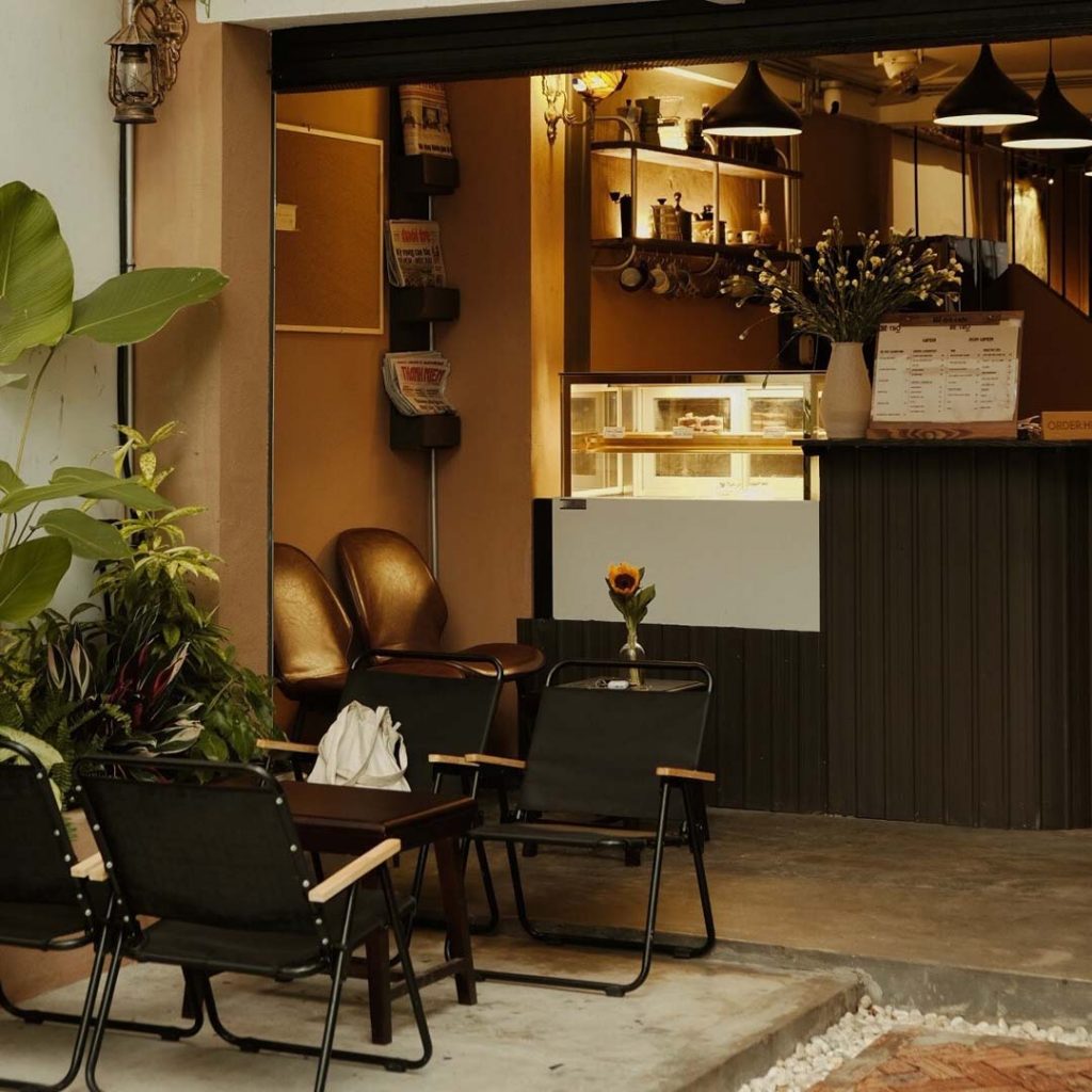Locations 7 re tro cafe khong gian16